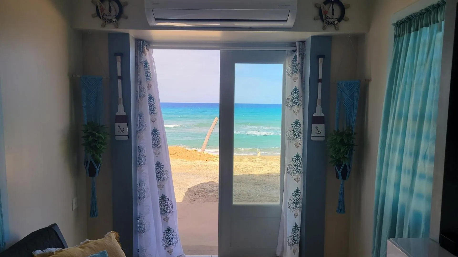 Yaeliz Front Beach 아구아다 0*,  푸에르토리코